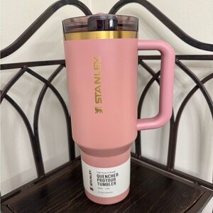 NWT Stanley Antique Pink Pro Tour 40 Oz Tumbler